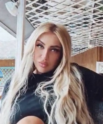 У меня есть все, чтобы сделать твои фантазии яркими реальностью. 😏💋 ⠀
Приглашу тебя в мир страсти и наслаждения, где ты сможешь расслабиться и получить истинное наслаждение. Мои услуги охватывают все, что только можно себе представить - от классического секса до экзотического массажа. Благодаря моему опыту и нежному прикосновению, каждая встреча со мной будет незабываемой. 💖✨ ⠀
Мои качества идеально сочетаются с отличными отзывами моих клиентов, которые остаются всегда довольными и обратно возвращаются ко мне. Не веришь? Посмотри мои фото и убедись сам! 😍📸 ⠀
Так что, если ты ищешь приятную компанию в Москве, ты нашел именно то, что искал. Сделай свою жизнь ярче и позвони мне прямо сейчас! 📞😉 Любовь